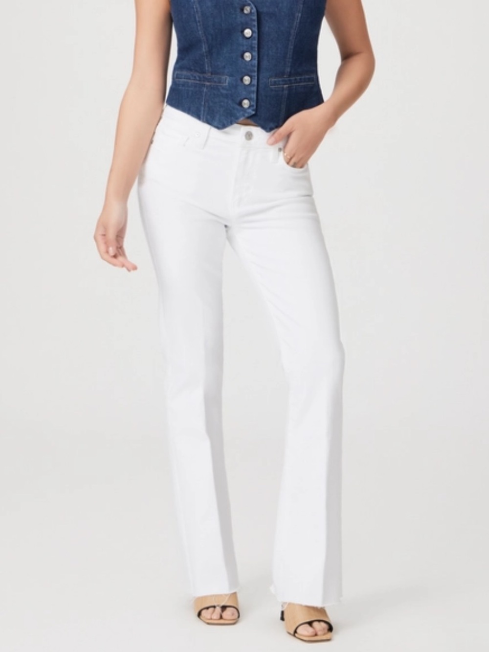 PAIGE Laurel Canyon bootcut Jeans in White Waist 28